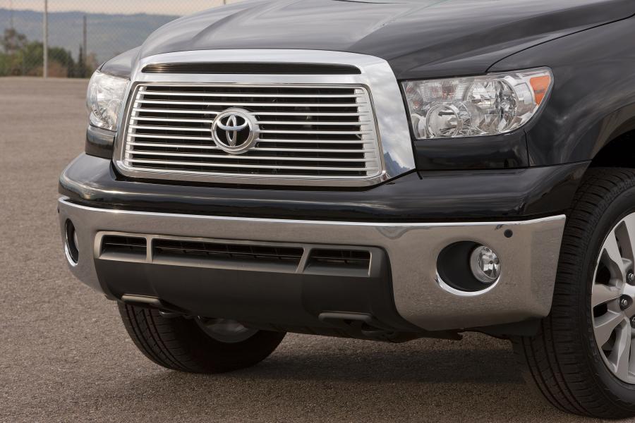 Toyota Tundra CrewMax Platinum Package 2010 года  (фото 18 из 32)